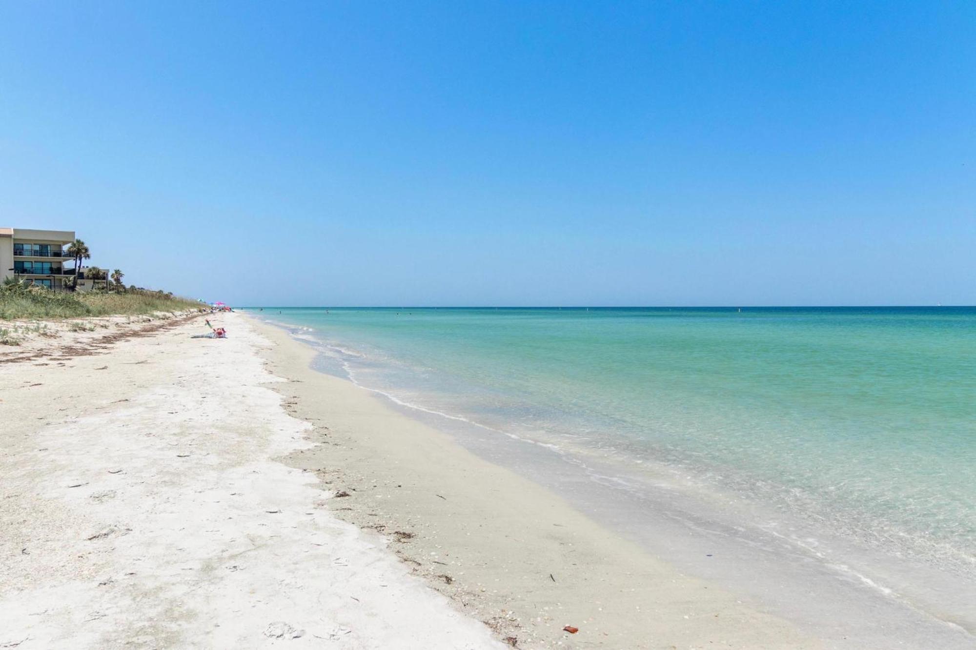 Beach Oasis - No Storm Damage & Guest Ready! Come Enjoy The Heated Pool & Relax At The Beach! Clearwater Beach Bagian luar foto