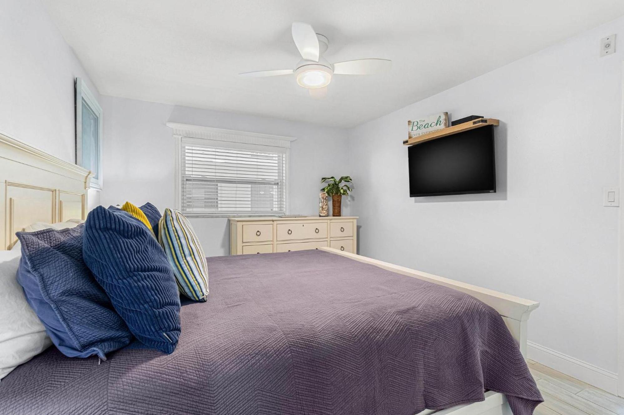 Beach Oasis - No Storm Damage & Guest Ready! Come Enjoy The Heated Pool & Relax At The Beach! Clearwater Beach Bagian luar foto