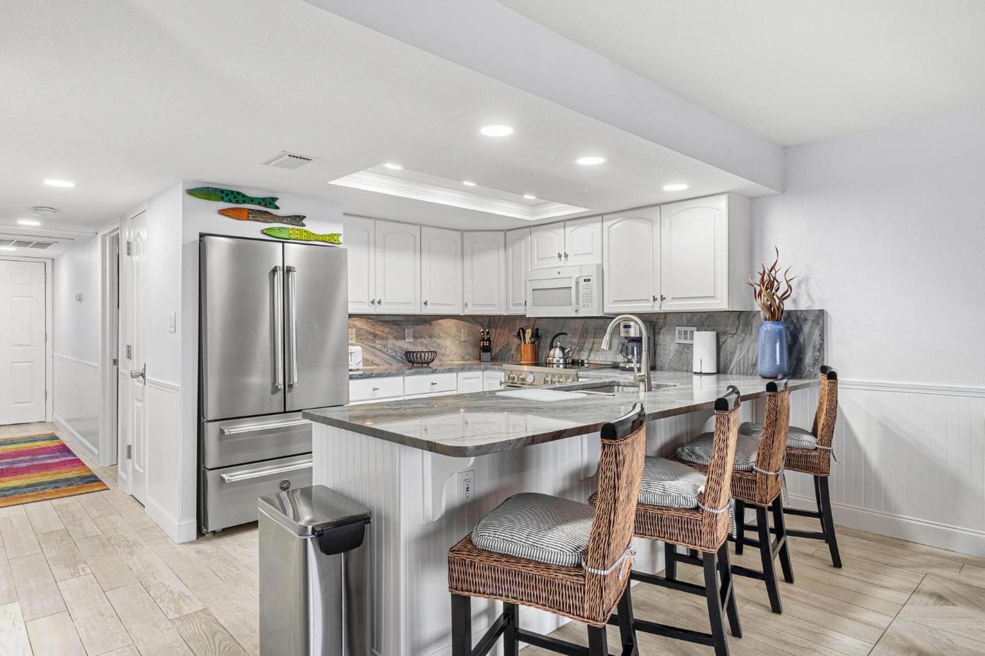 Beach Oasis - No Storm Damage & Guest Ready! Come Enjoy The Heated Pool & Relax At The Beach! Clearwater Beach Bagian luar foto