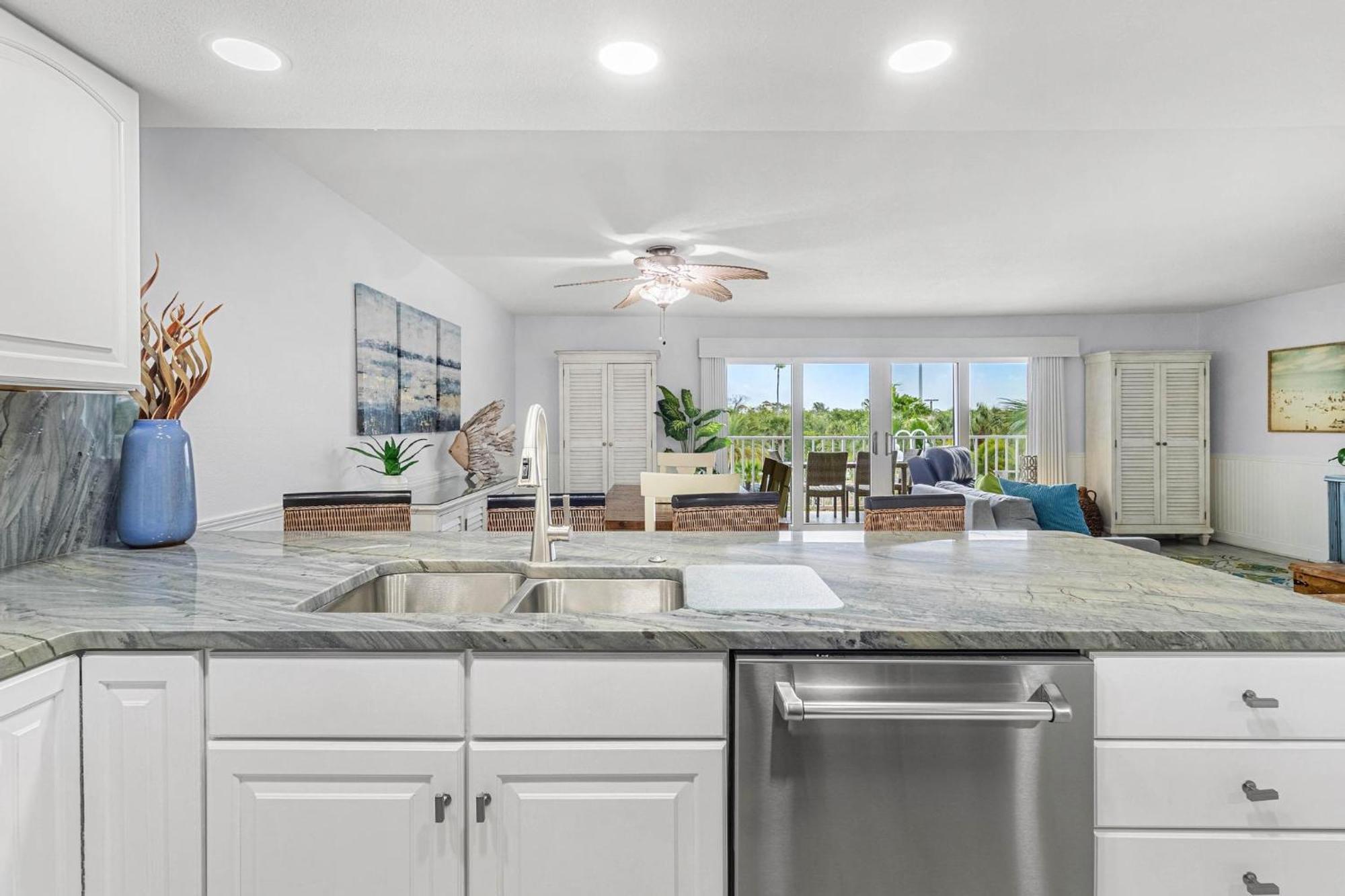 Beach Oasis - No Storm Damage & Guest Ready! Come Enjoy The Heated Pool & Relax At The Beach! Clearwater Beach Bagian luar foto